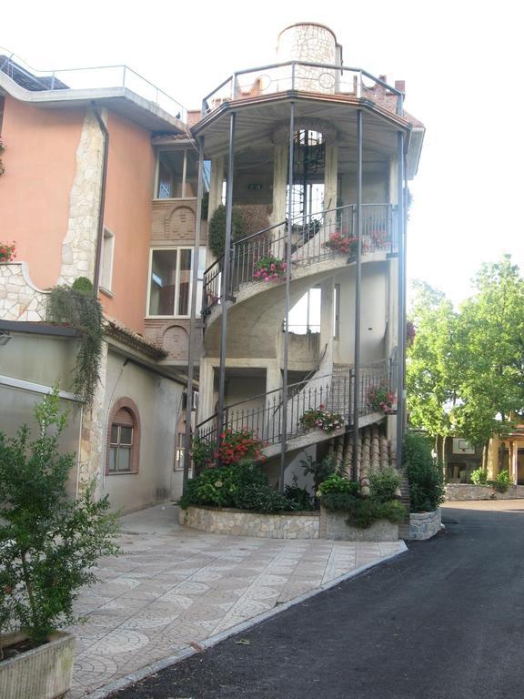 الشقق الفندقية مونتيلافي  Parco Sogni D'Oro المظهر الخارجي الصورة